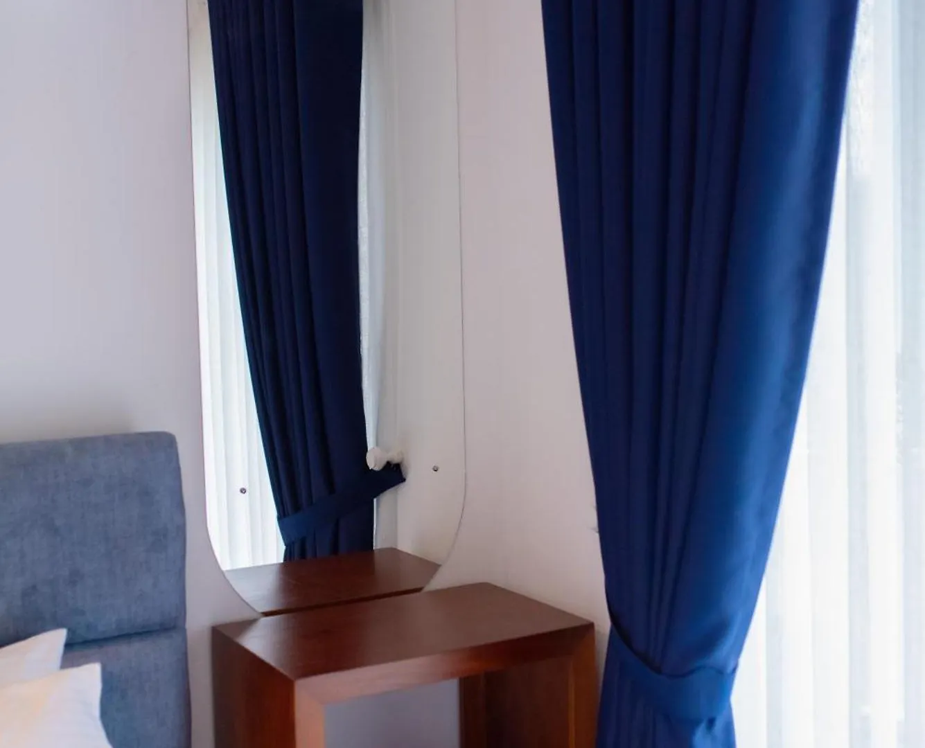 Santorini 2Br Resort Apt - Negombo Beach & Airport Apartment