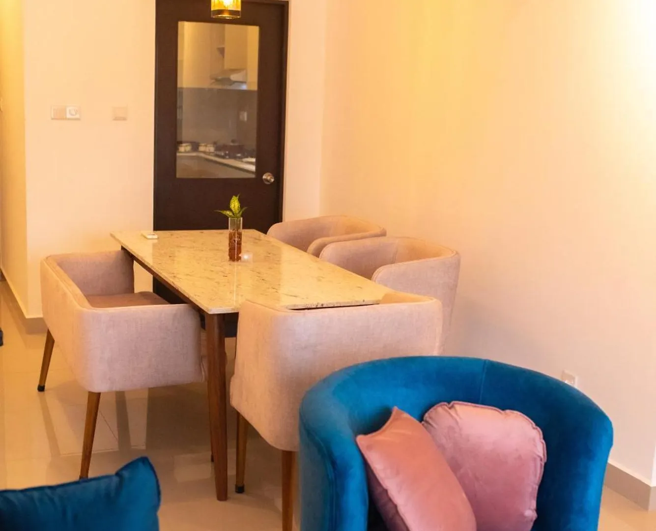 Santorini 2Br Resort Apt - Negombo Beach & Airport Apartment