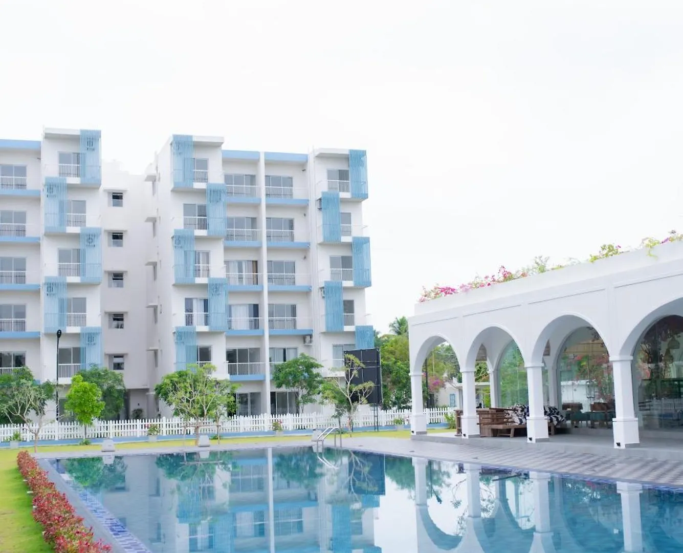 Santorini 2Br Resort Apt - Negombo Beach & Airport Apartment