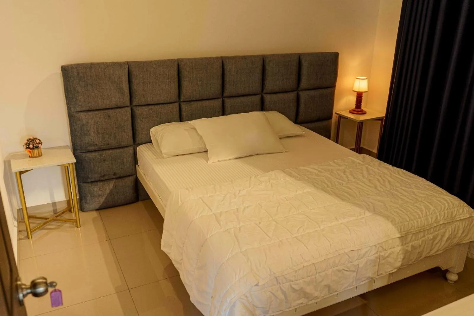 Santorini 2Br Resort Apt - Negombo Beach & Airport Apartment